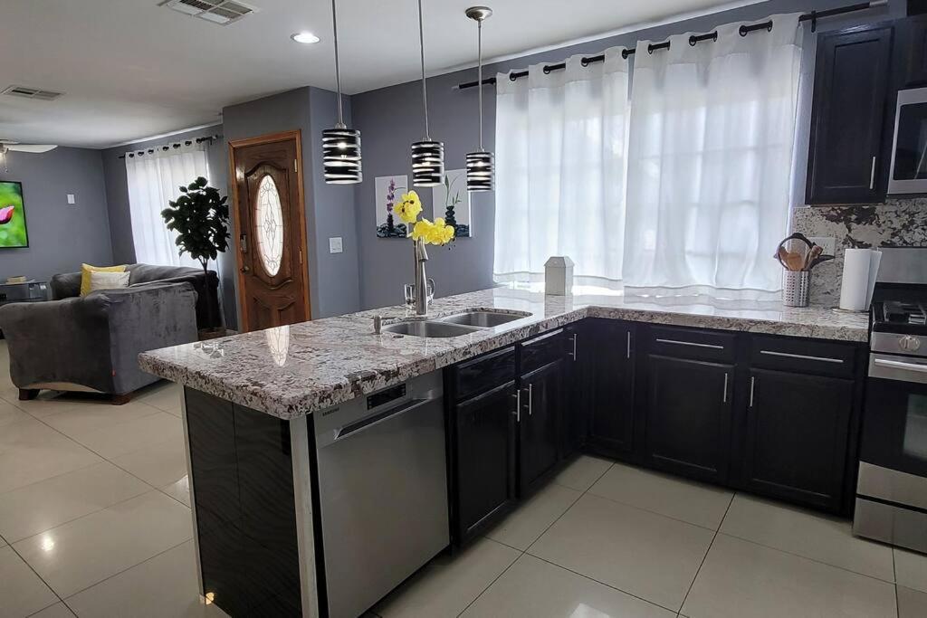 K - Fully Remodeled And Professionally Decorated Las Vegas Exterior foto