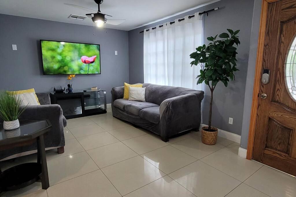 K - Fully Remodeled And Professionally Decorated Las Vegas Exterior foto